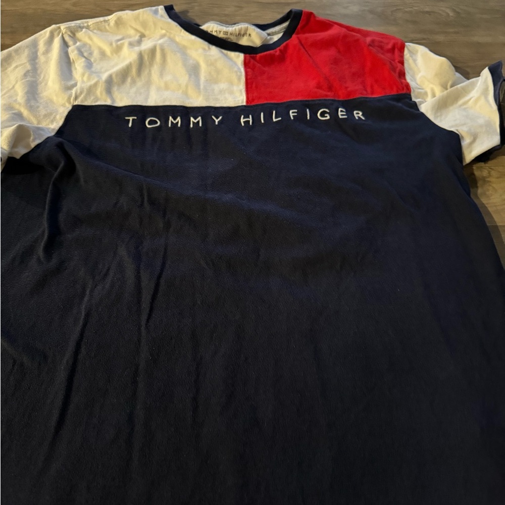 Tommy Hilfiger Men's Graphic T-Shirt White Embroidered Logo Size Large